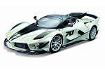 Bburago 1:18 Ferrari TOP FXX-K EVO Nr.70 (weiß/schwarz)
