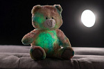 Teddies Träumer Bär Regenbogen Plüsch 40cm mit Batterien mit Licht und Ton im Beutel