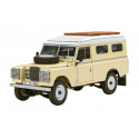 Revell Plastic ModelKit auto 07056 - Land Rover Series III LWB (commercial) (1:24)