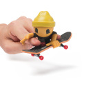 Spin Master TECH DECK SK8 CREW FINGERBOARD MIT FIGUR