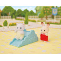 Sylvanian Families 5526 Zábavný park s větrným mlýnem a kotětem