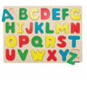 Woody Puzzle auf dem Brett Alphabet