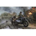 Zvezda Model Kit military 3607 - German WWII Sidecar R12 with crew (1:35)
