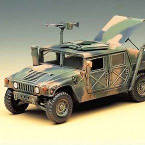 Academy Model Kit military 13241 - M-1025 ARMORED CARRIER (1:35)