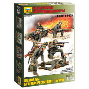 Zvezda Model Kit figurky 3613 - German Sturmpioniere WWII (re-release) (1:35)