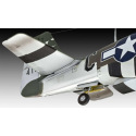 Revell Plastic ModelKit letadlo 03944 - P-51D-5NA Mustang (1:32)