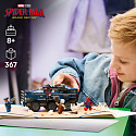 LEGO Spider-Man a honička za vězeňským transportérem