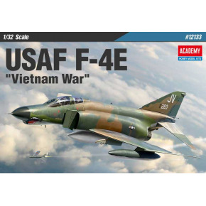 Academy Model Kit Samolot 12133 - USAF F-4E "Vietnam War" (1:32)