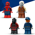 LEGO Spider-Man a honička za vězeňským transportérem