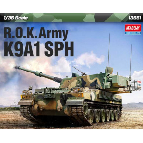 Model Kit military 13561 - R.O.K. Army K9A1 SPH (1:35)