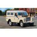 Revell Plastic ModelKit auto 07056 - Land Rover Series III LWB (commercial) (1:24)