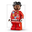 LEGO® Editions 43022 Helma Lewis Hamilton ze Scuderia Ferrari HP
