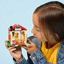 LEGO Animal Crossing™ 77058 Goldie a jej útulný dom