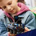 LEGO Spider-Man a honička za vězeňským transportérem