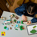 LEGO Animal Crossing™ 77056 Blathers a jeho múzejná zbierka
