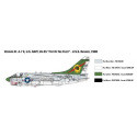 Italeri Model Kit letadlo 1411 - A-7E Corsair II (1:72)