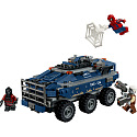 LEGO Spider-Man a honička za vězeňským transportérem