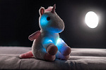 Teddies Pluszowy marzyciel jednorożec ze skrzydełkami pluszowy 38cm na baterie ze światłem i dźwiękiem w torbie