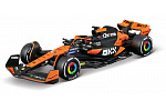 Bburago - RACE Formule F1 v dekorativním boxu, McLaren MCL38 (2024), #81 Oscar Piastri, 1:43